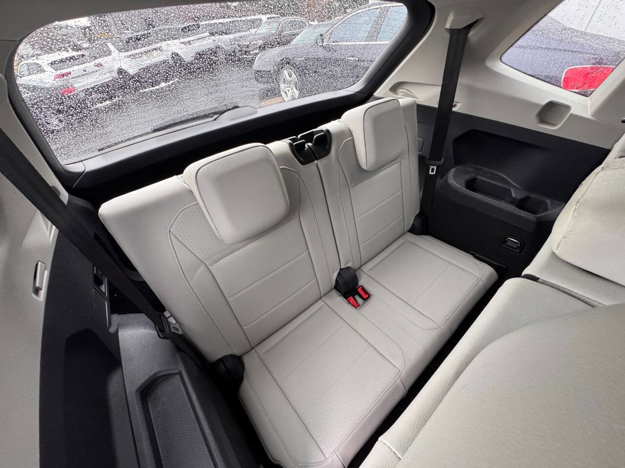 Used 2018 Volkswagen Tiguan SE w/ Panoramic Sunroof Package image 17