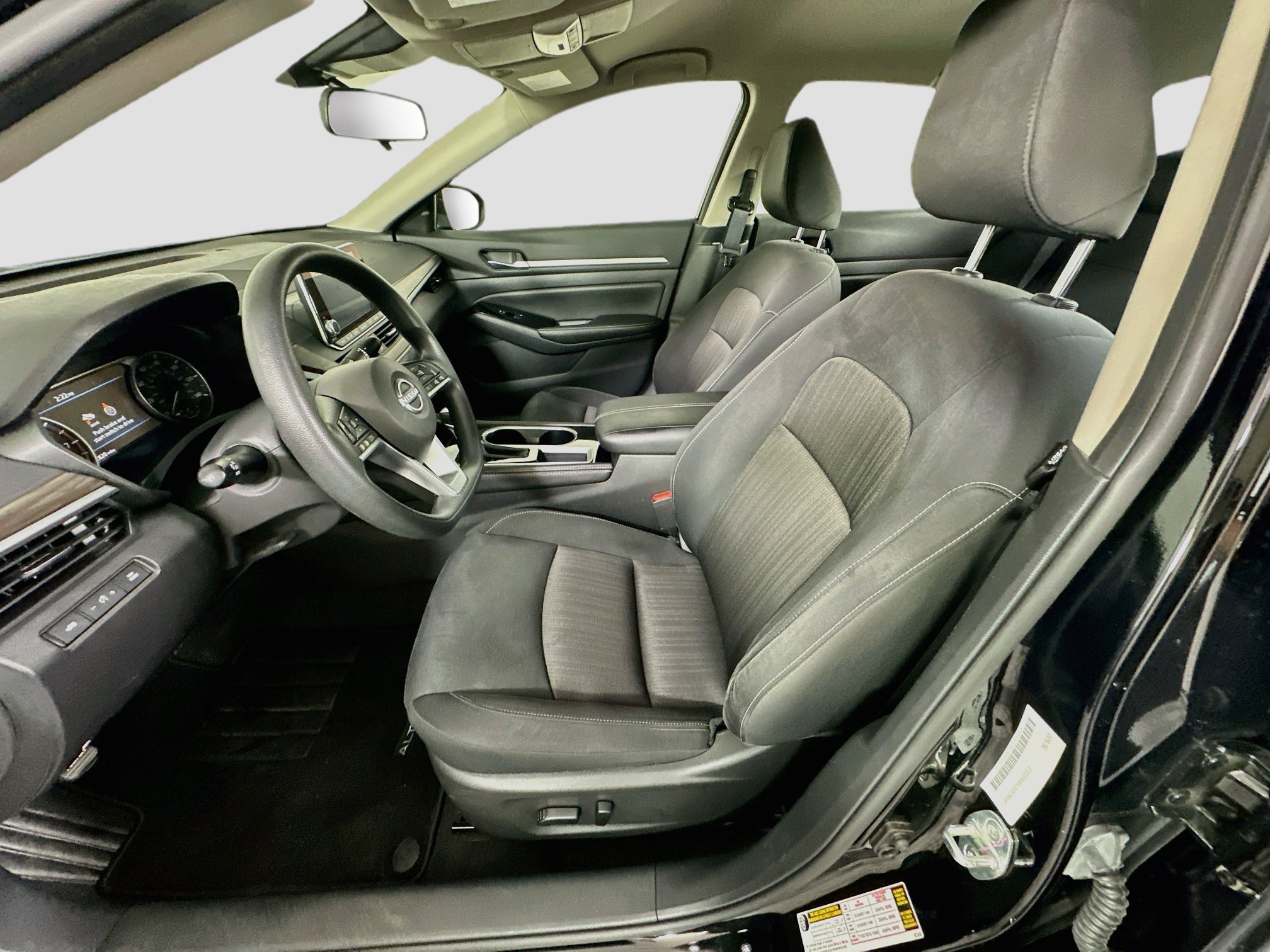 Used 2023 Nissan Altima 2.5 SV FWD image 13