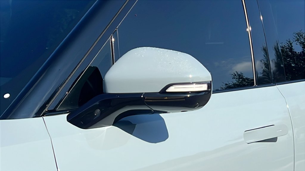 Used 2025 Rivian R1T Adventure Dual AWD/4WD image 27