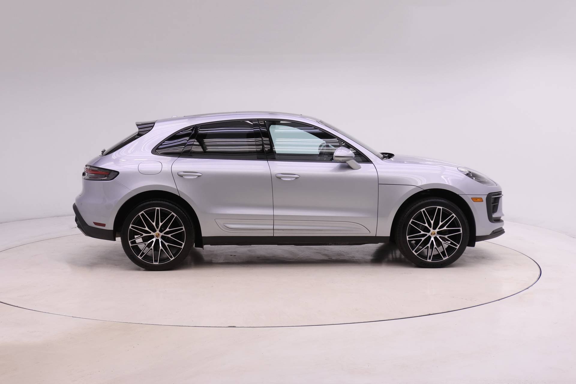 Used 2025 Porsche Macan image 10