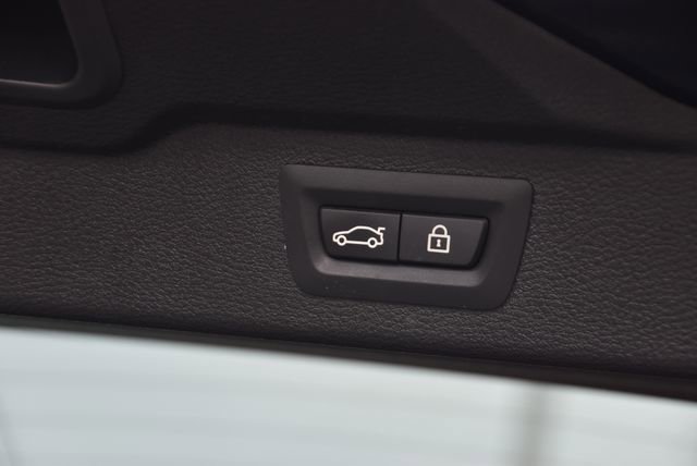 Used 2018 BMW X5 xDrive40e AWD/4WD image 22