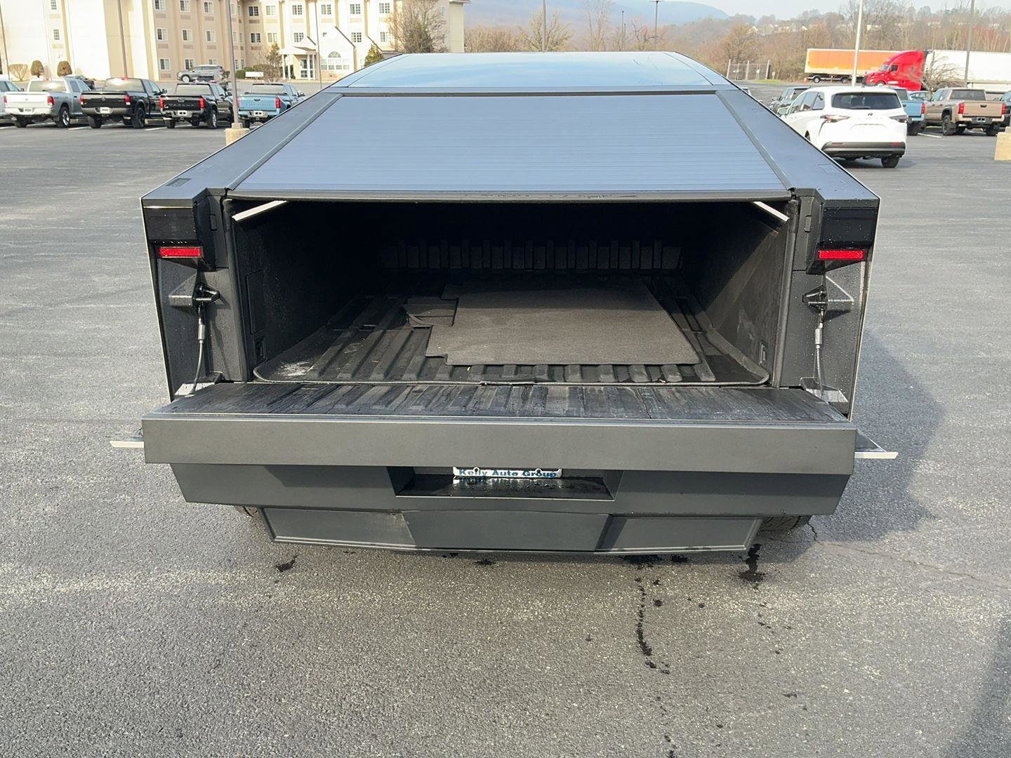 Used 2025 Tesla Cybertruck AWD Crew Cab image 30