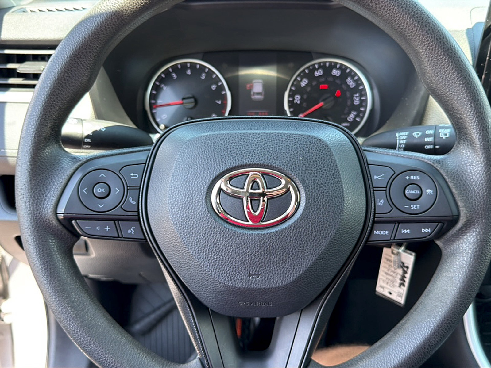 Used 2020 Toyota RAV4 LE AWD/4WD image 18