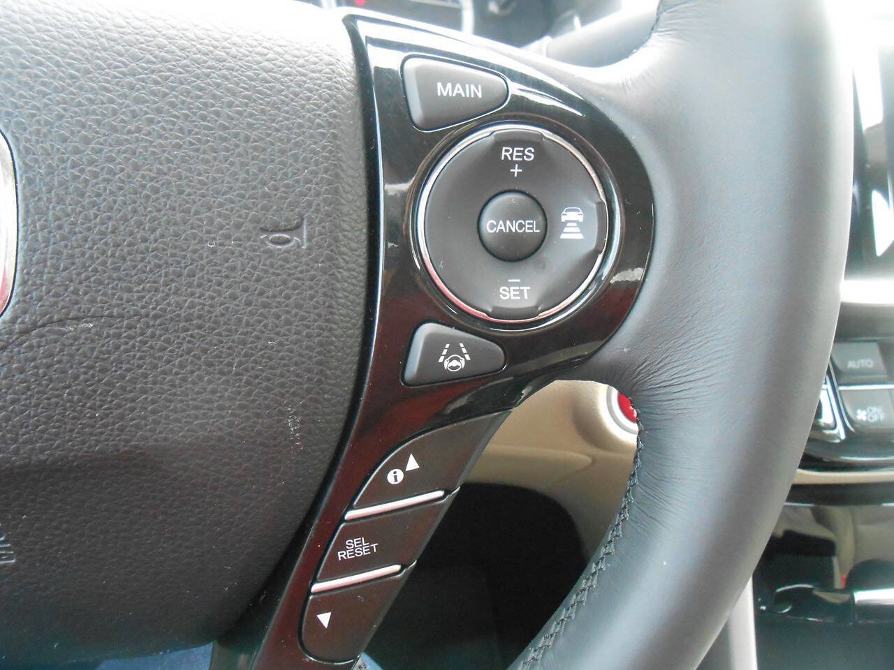 Used 2017 Honda Accord EX-L image 17