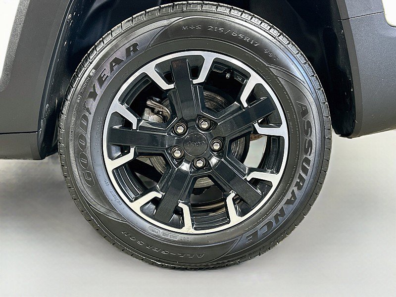 Used 2023 Jeep Renegade Trailhawk AWD/4WD image 31
