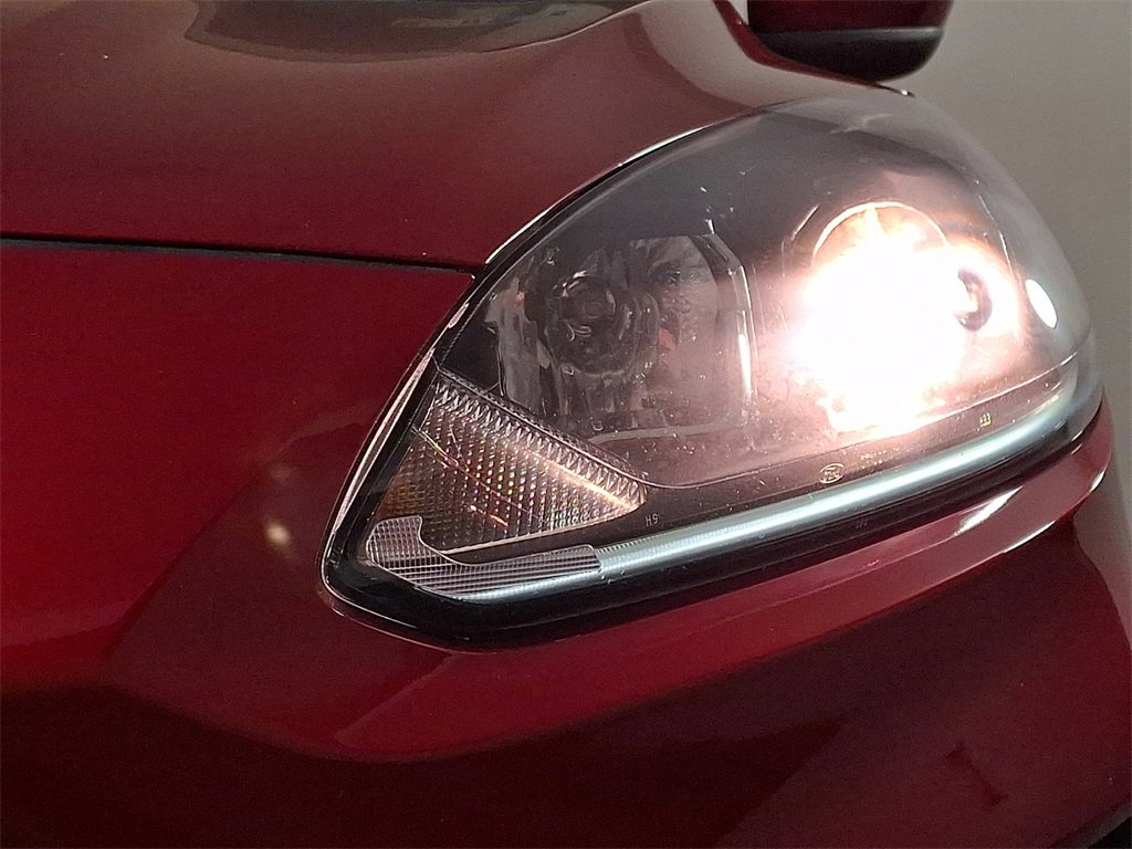 Used 2020 Ford Escape SE image 12