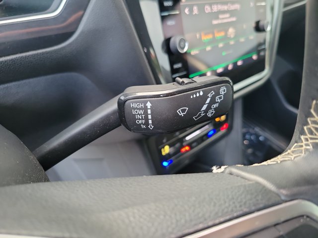 Used 2023 Volkswagen Tiguan SE R-Line FWD image 27