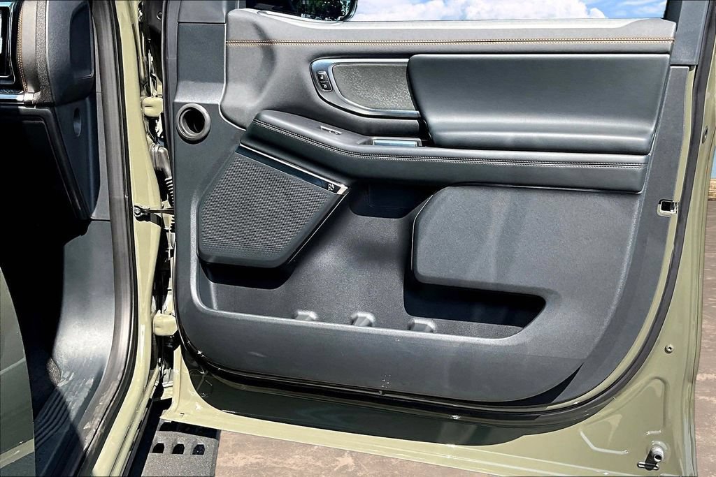 Used 2025 Ford Expedition Tremor AWD/4WD image 30