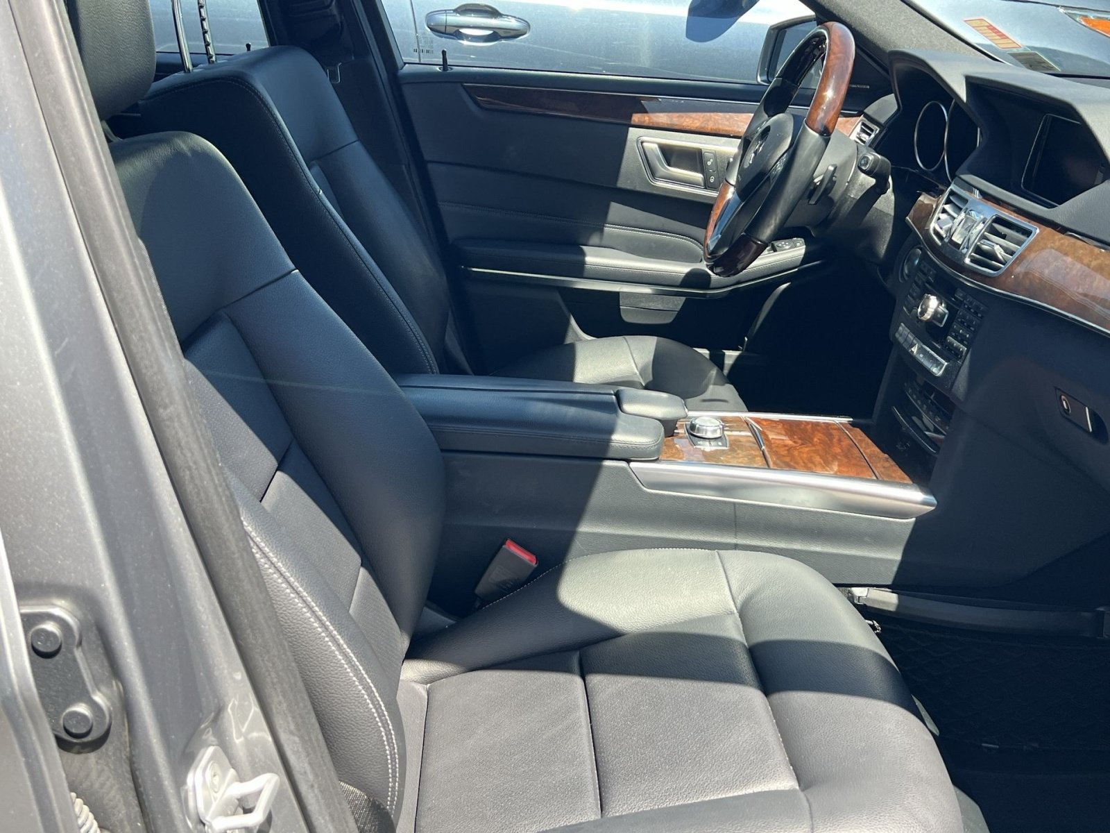 Used 2014 Mercedes-Benz E 350 4MATIC Sedan image 24