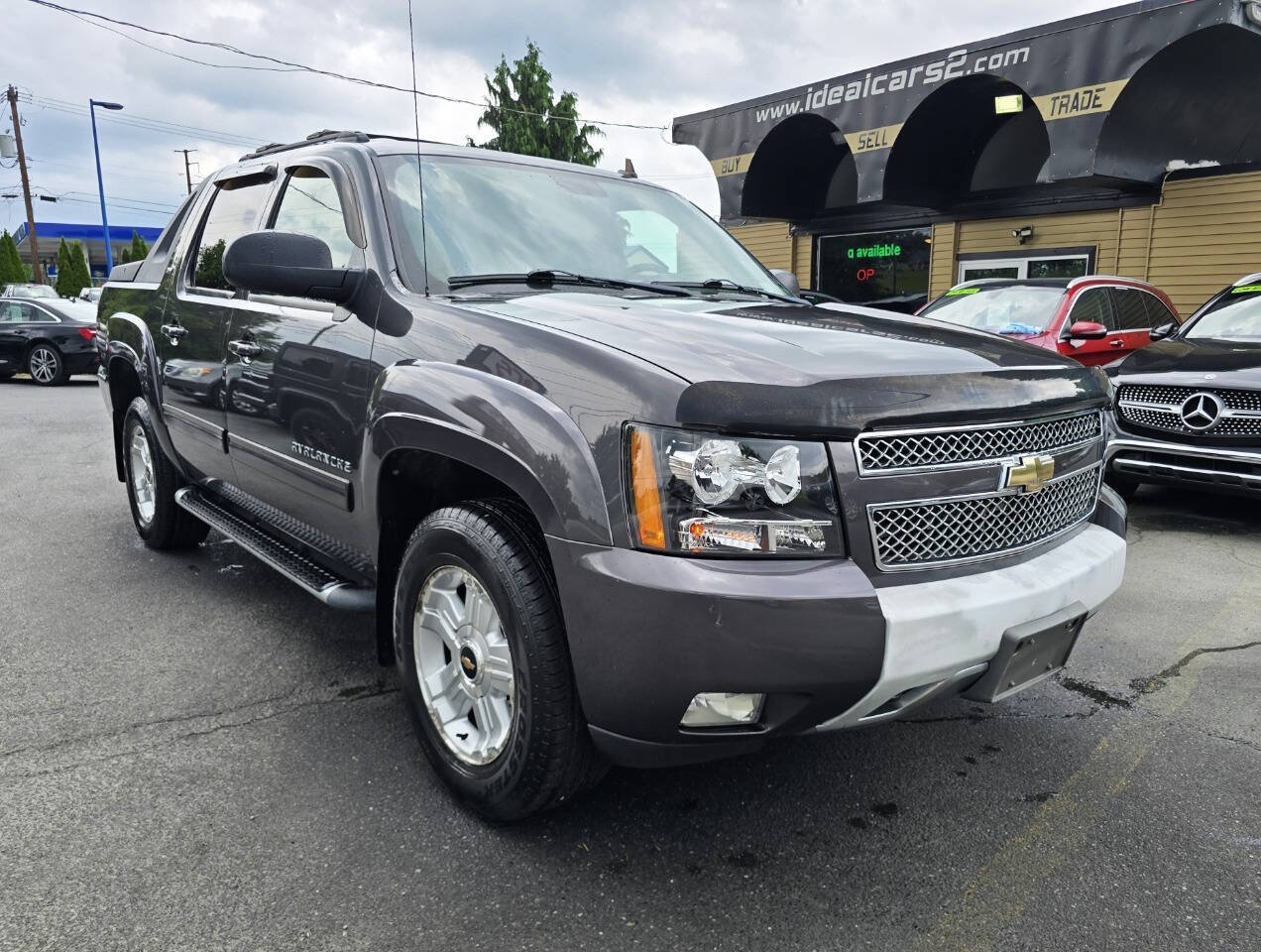 Used 2011 Chevrolet Avalanche LT w/ Luxury Package