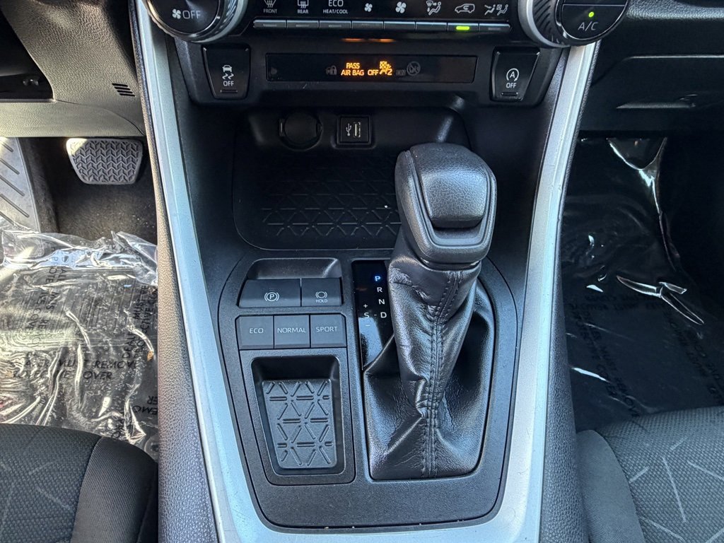 Used 2023 Toyota RAV4 XLE image 27