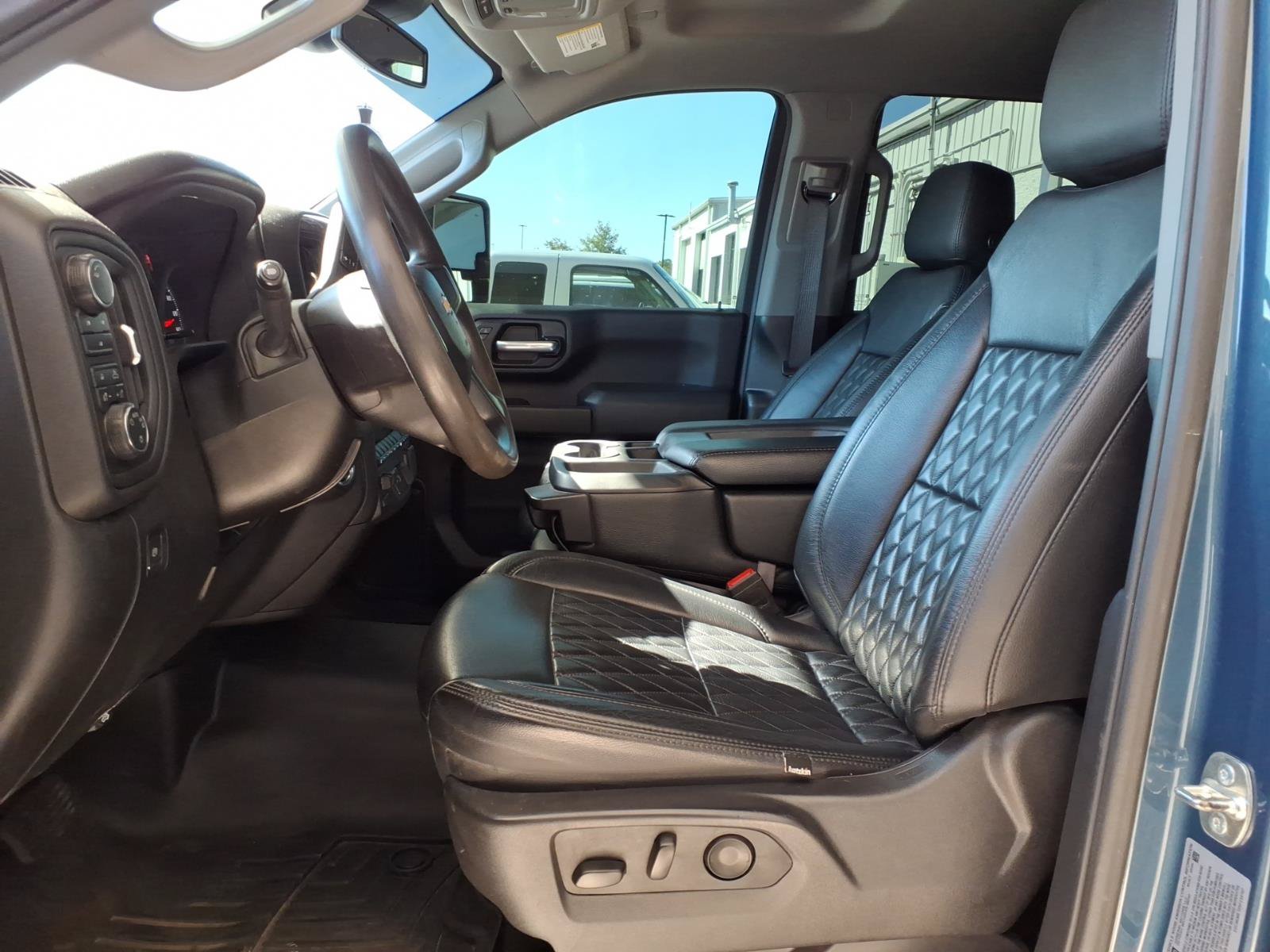 Used 2025 Chevrolet Silverado 2500 Custom w/ Custom Value Package AWD/4WD image 3