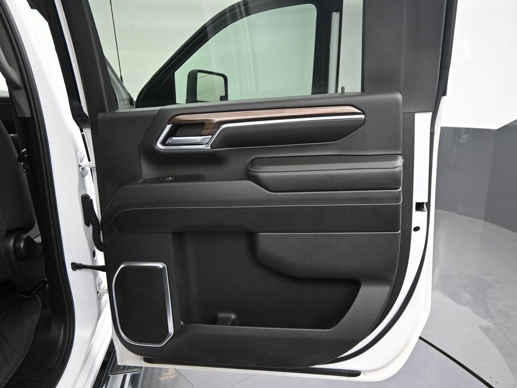 Used 2024 Chevrolet Silverado 2500 LT w/ Convenience Package image 35