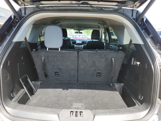 Used 2023 Ford Explorer XLT w/ Equipment Group 202A image 20