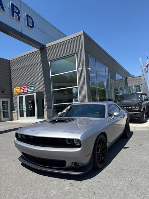 Used 2017 Dodge Challenger R/T Scat Pack RWD image 1