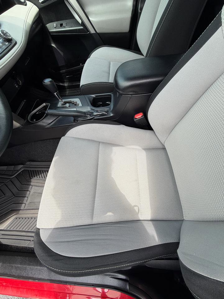 Used 2017 Toyota RAV4 XLE FWD image 10