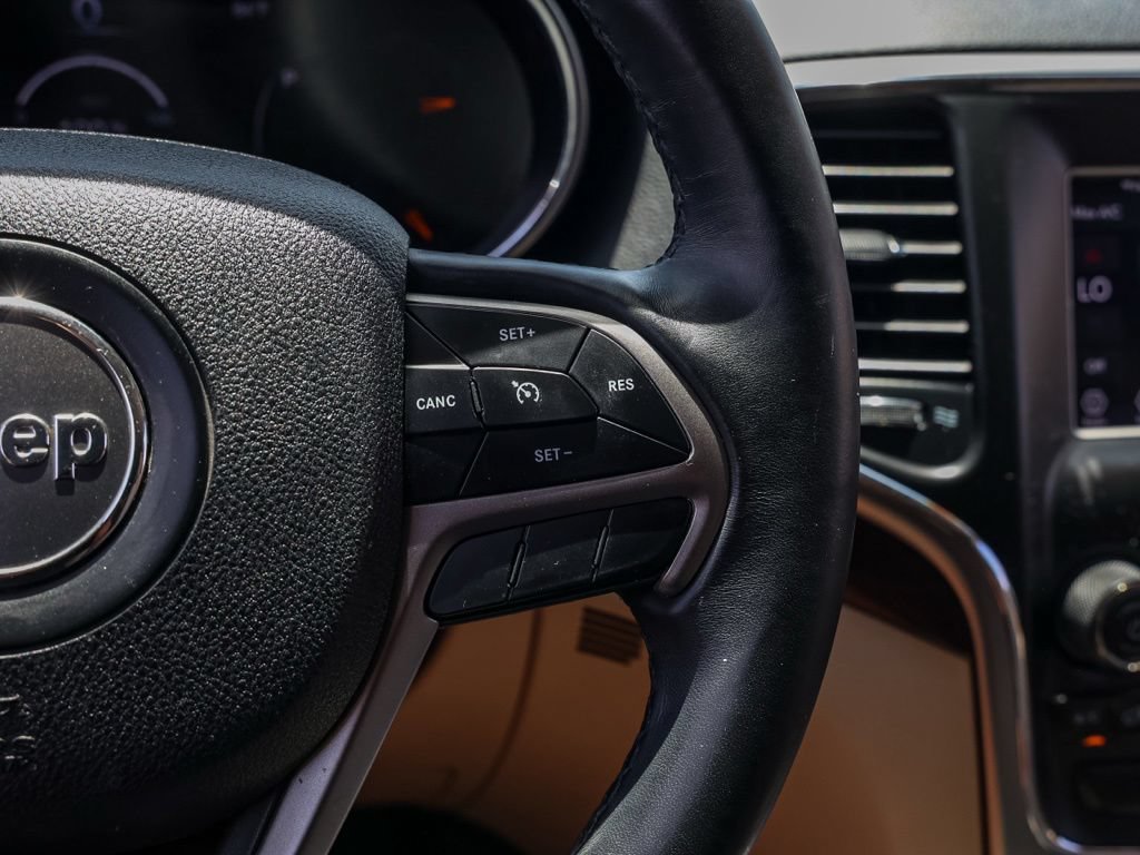 Used 2018 Jeep Grand Cherokee Laredo RWD image 27
