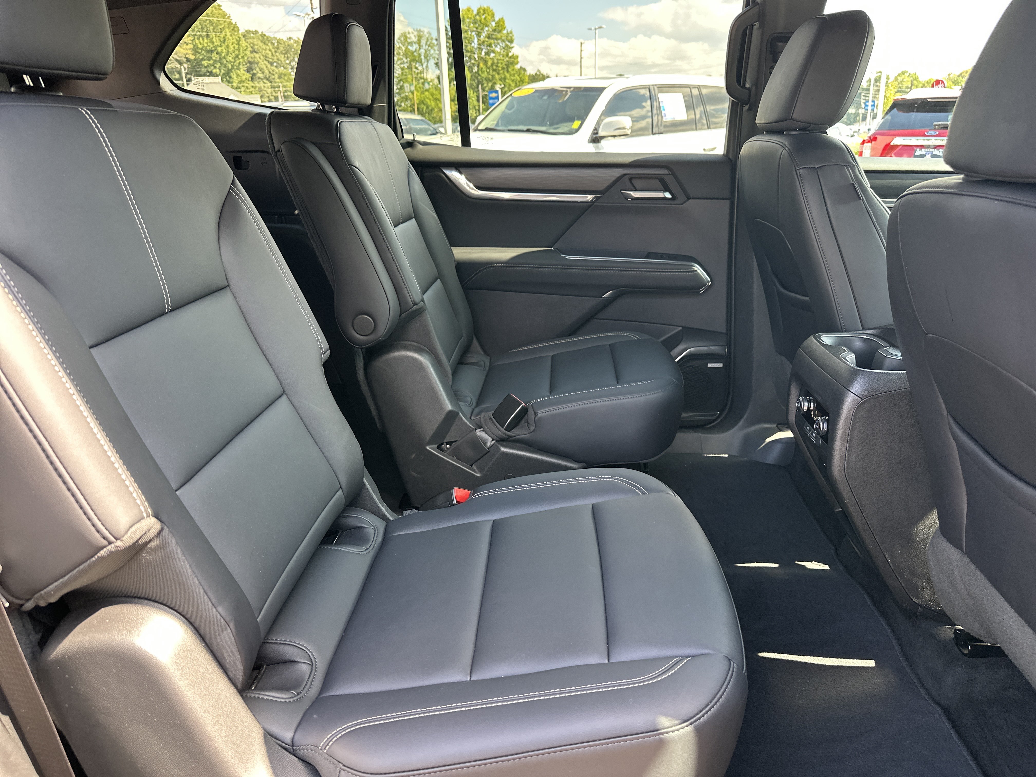 Used 2024 GMC Acadia Elevation FWD image 16