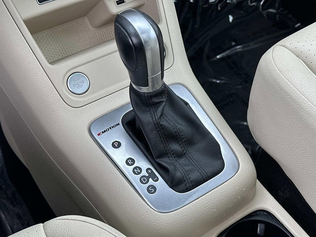 Used 2016 Volkswagen Tiguan SE image 15