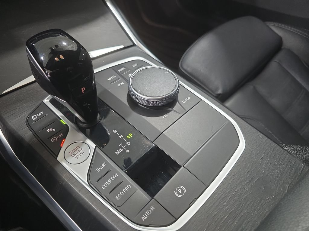 Used 2021 BMW 330i Sedan w/ Premium Package RWD image 18