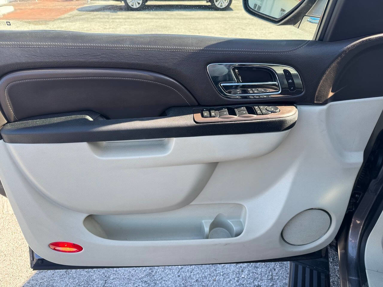 Used 2014 Cadillac Escalade ESV Platinum image 12