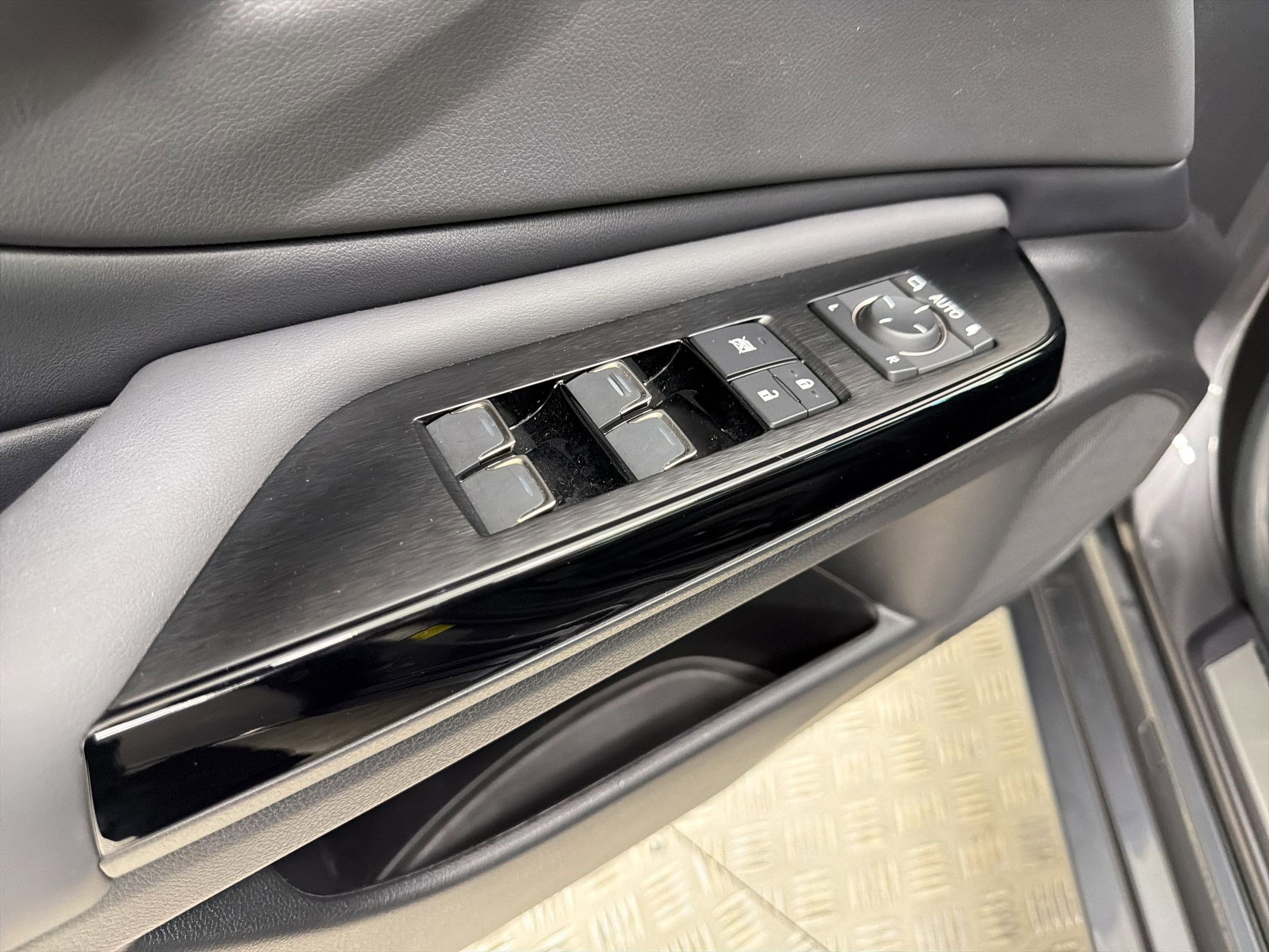 Certified 2023 Lexus ES 300h w/ Luxury Package FWD image 13