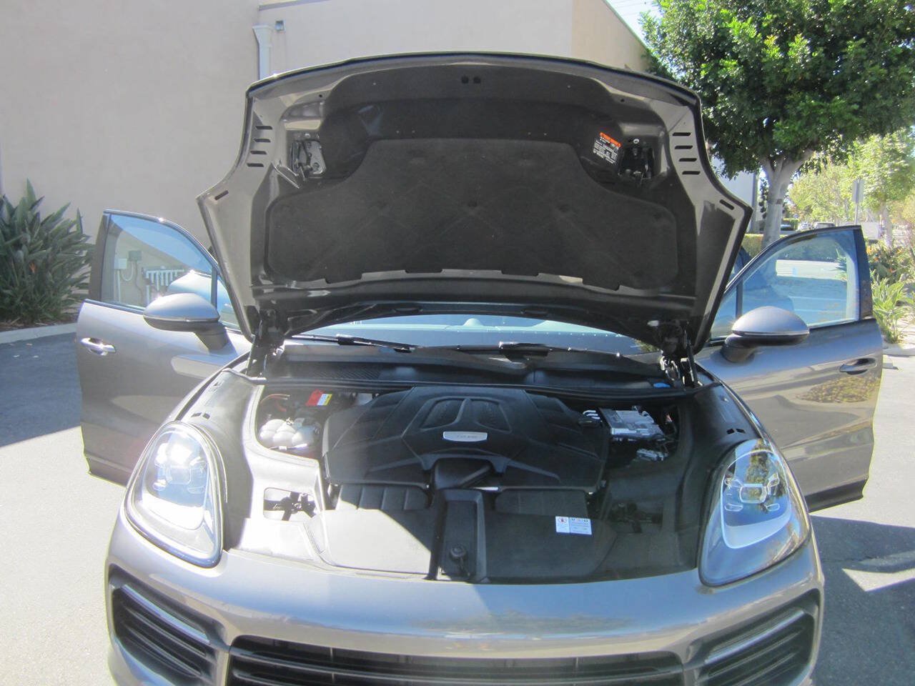Used 2019 Porsche Cayenne AWD/4WD image 12
