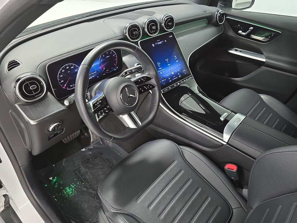 Used 2023 Mercedes-Benz GLC 300 image 4
