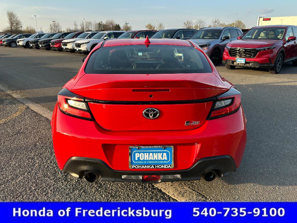 Used 2025 Toyota GR86 Premium w/ Performance Package image 5