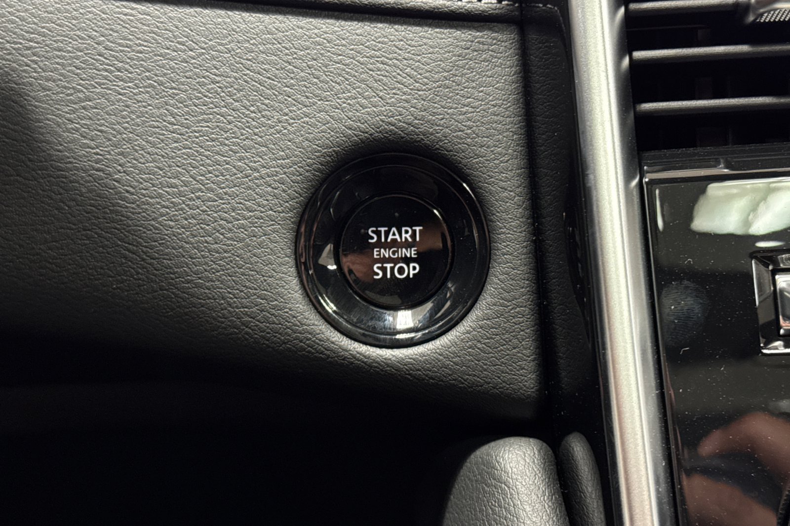 New 2026 Nissan Armada Platinum AWD/4WD image 25