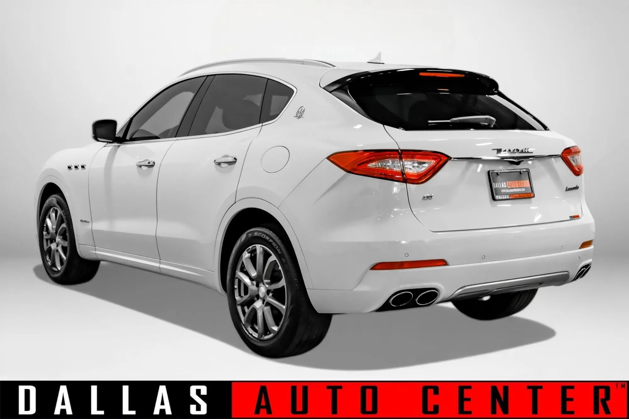 Used 2018 Maserati Levante GranLusso image 6