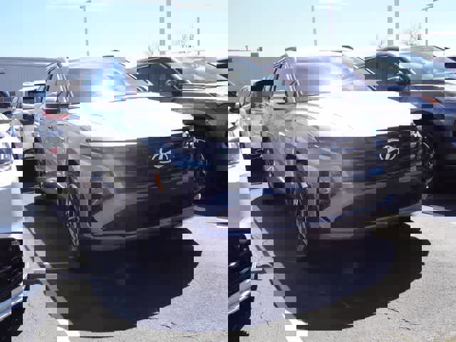 Used 2025 Hyundai Tucson SEL image 3