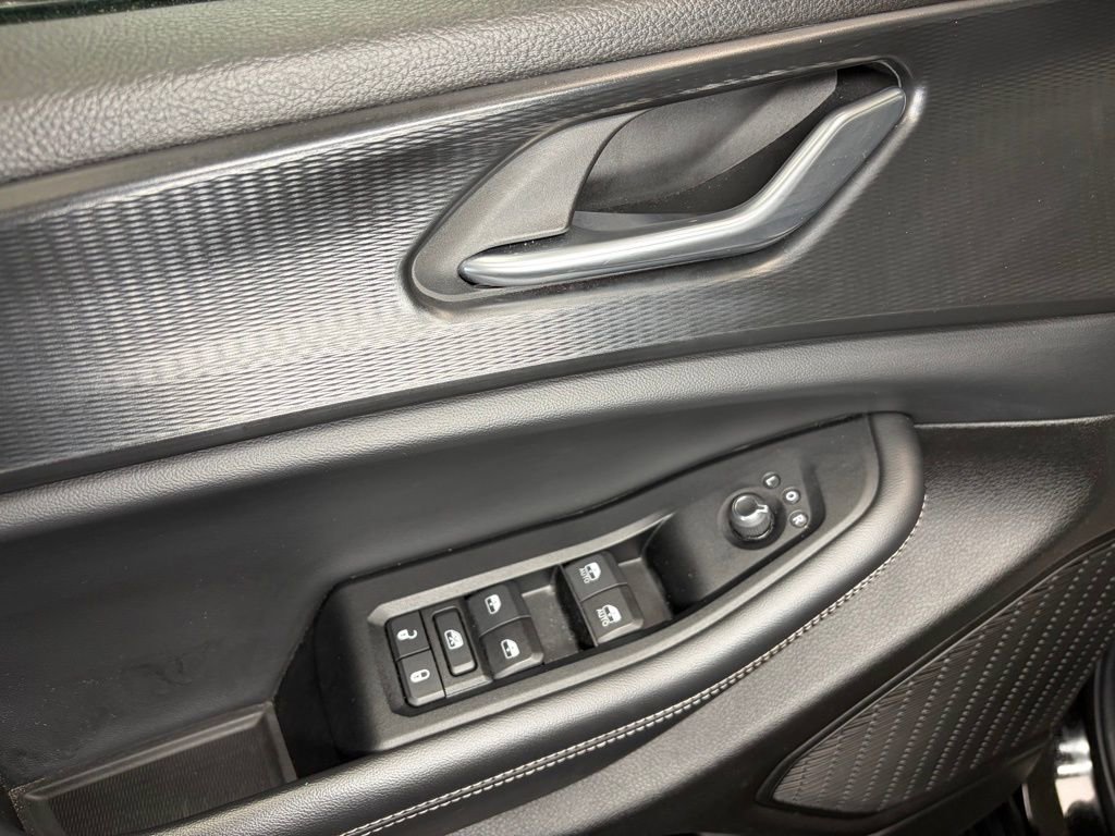 Used 2024 Jeep Grand Cherokee Altitude image 15