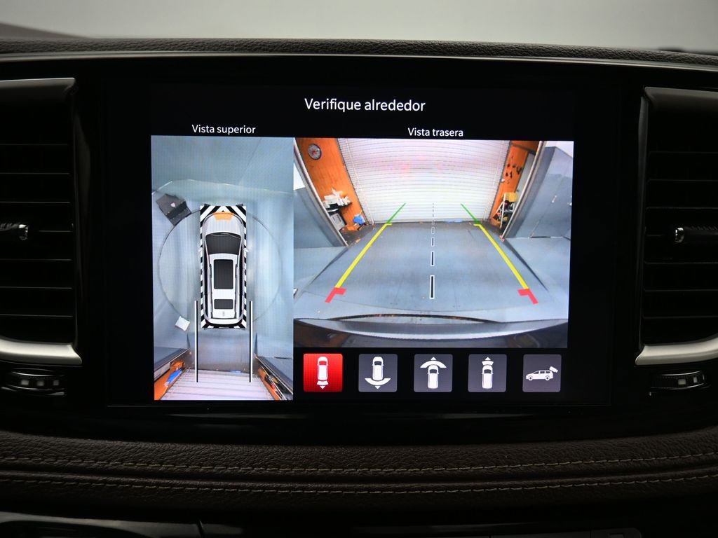 Used 2021 Chrysler Pacifica Touring-L image 24