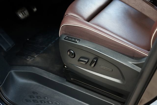 Used 2025 Volkswagen ID. Buzz Pro S RWD image 54