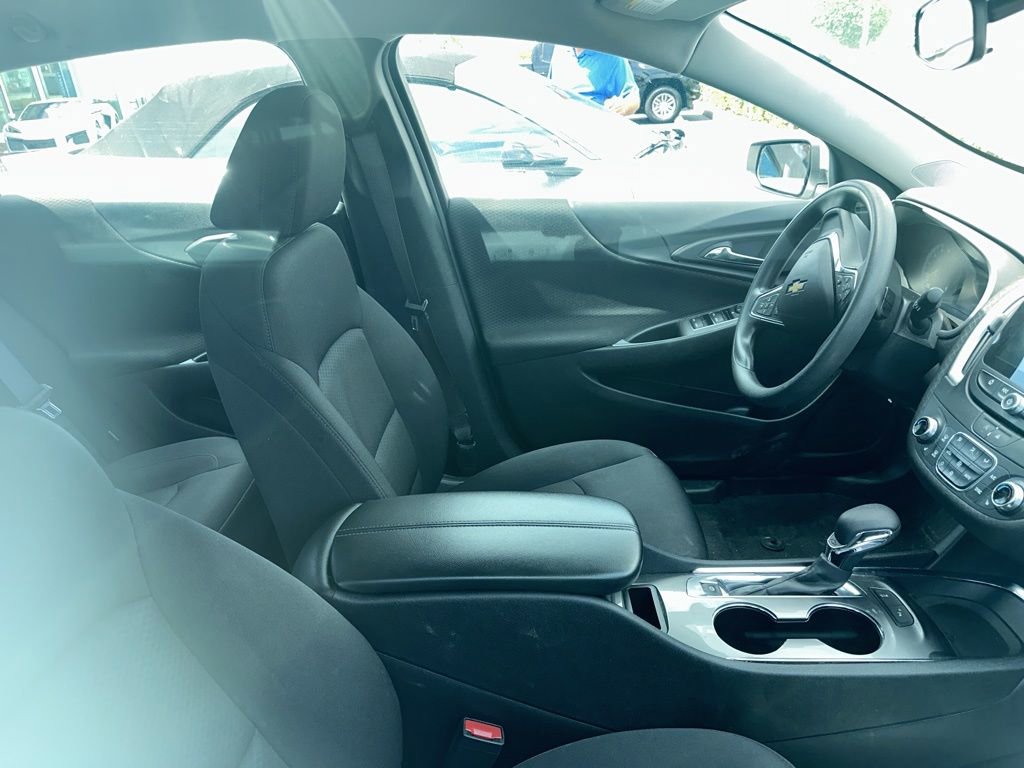 Used 2024 Chevrolet Malibu LT FWD image 3