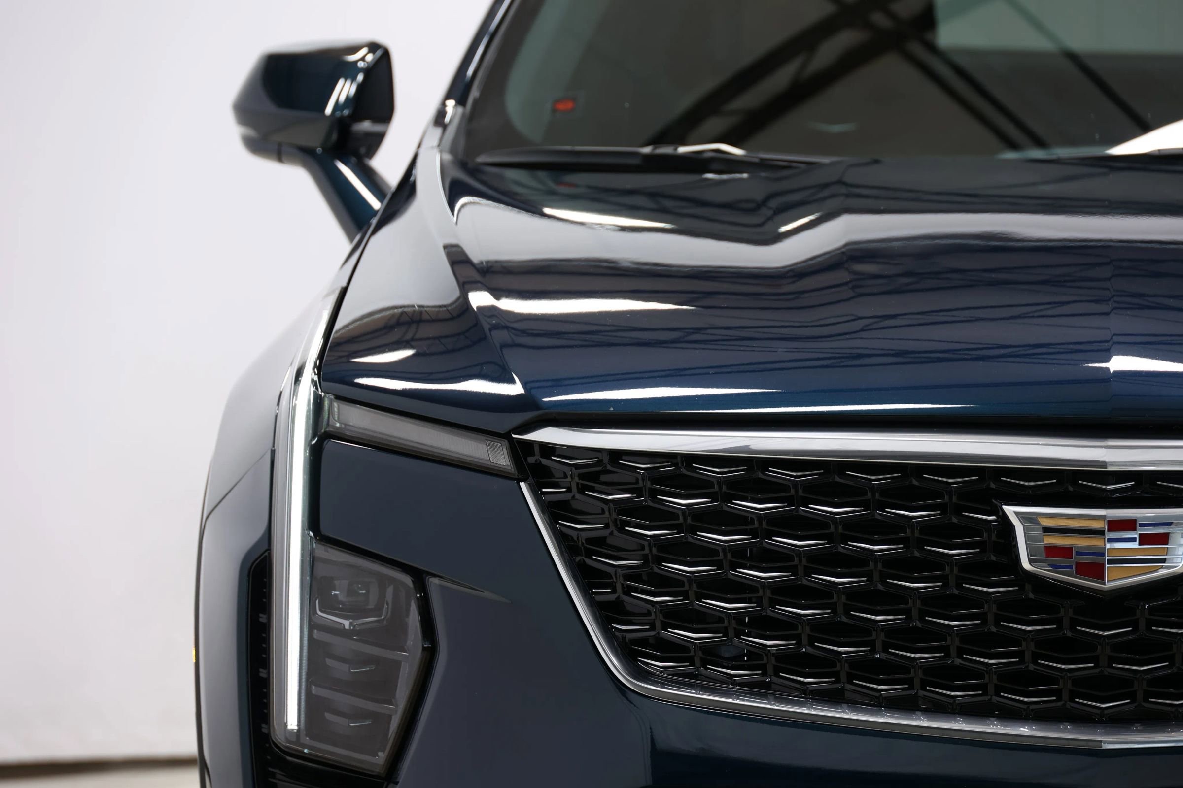 Used 2024 Cadillac XT4 Premium Luxury image 76