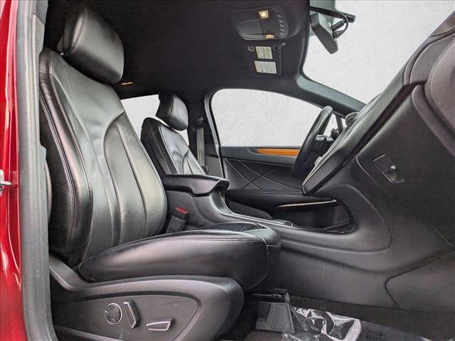 Used 2019 Lincoln MKC Select image 21