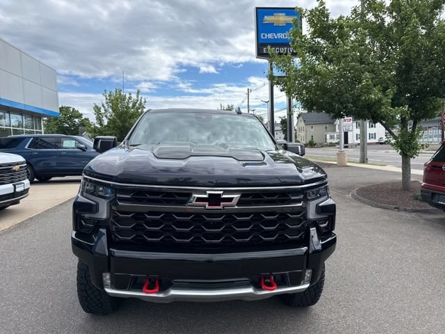 Used 2024 Chevrolet Silverado 1500 ZR2 w/ Technology Package AWD/4WD image 3