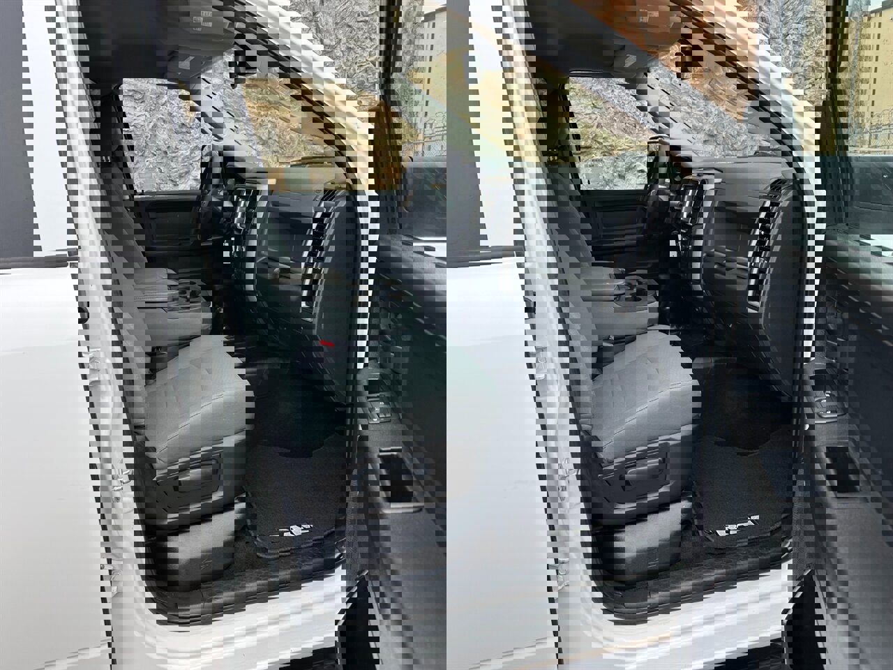 Used 2018 RAM 2500 Tradesman w/ Chrome Appearance Group image 28