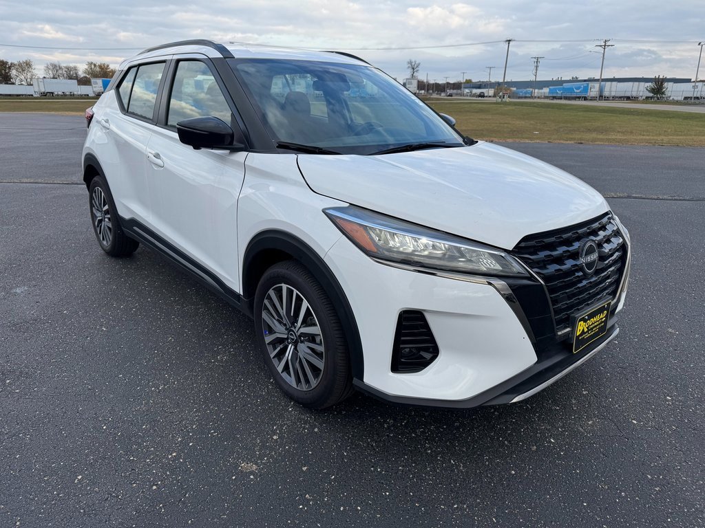 Used 2024 Nissan Kicks SR image 7
