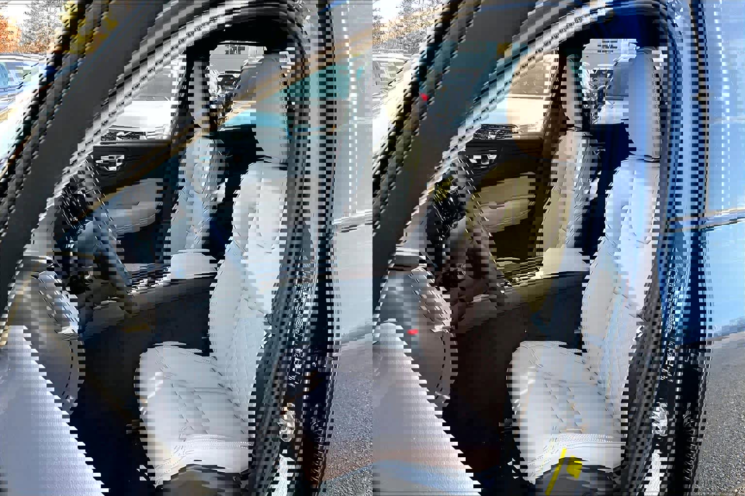 New 2026 Volvo XC60 B5 Plus w/ Protection Package Premier image 13