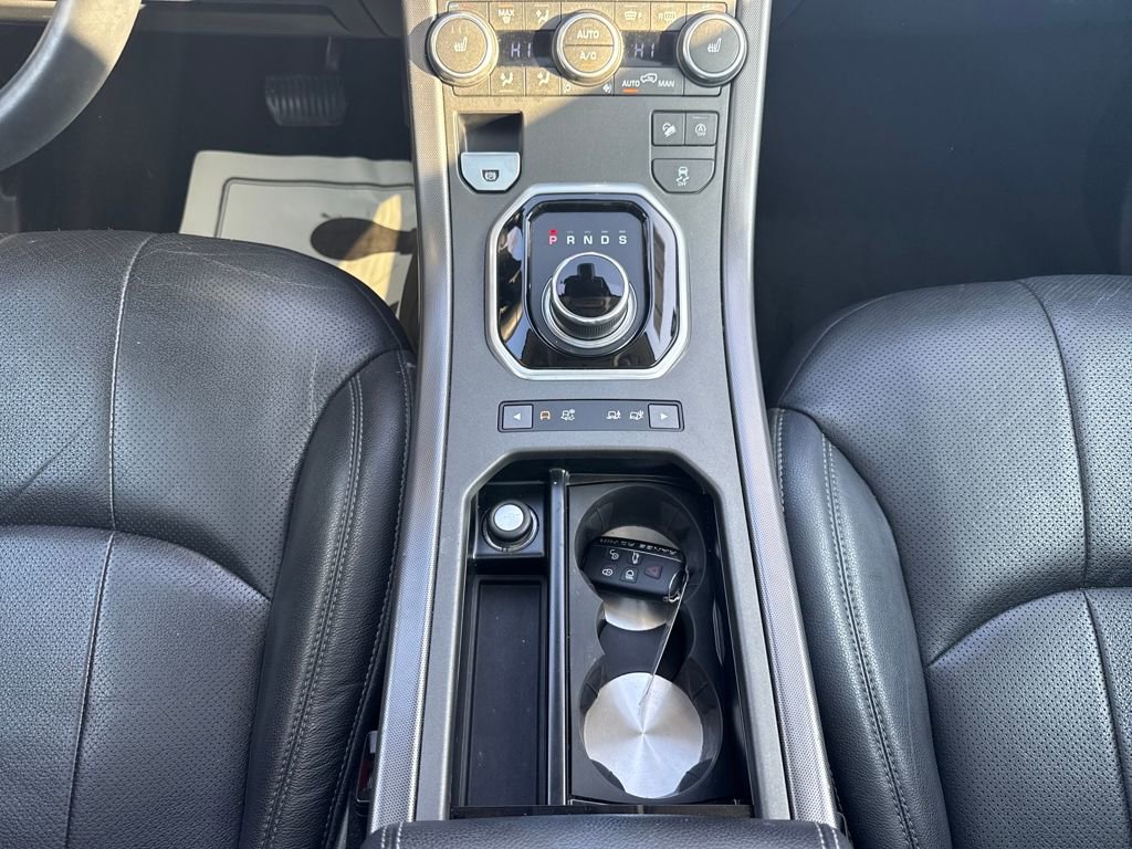 Used 2019 Land Rover Range Rover Evoque SE Premium image 24