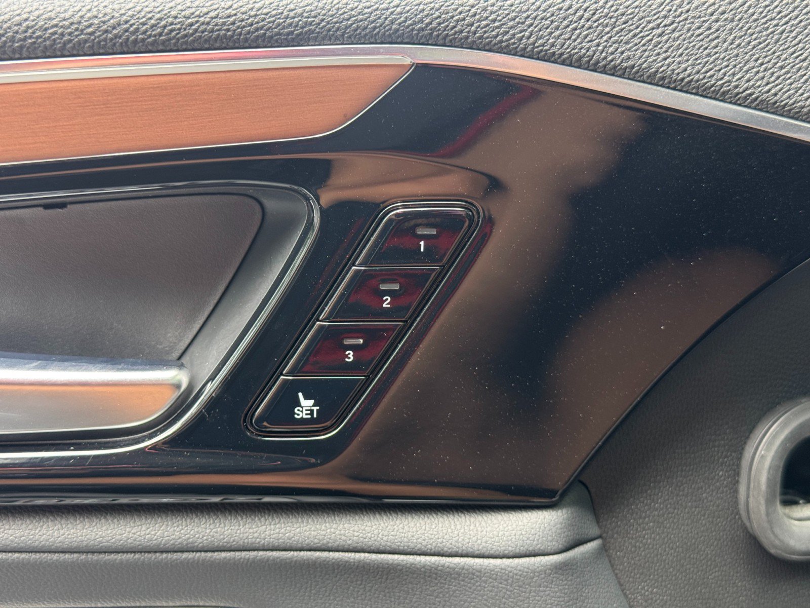 Used 2022 Acura MDX FWD image 17