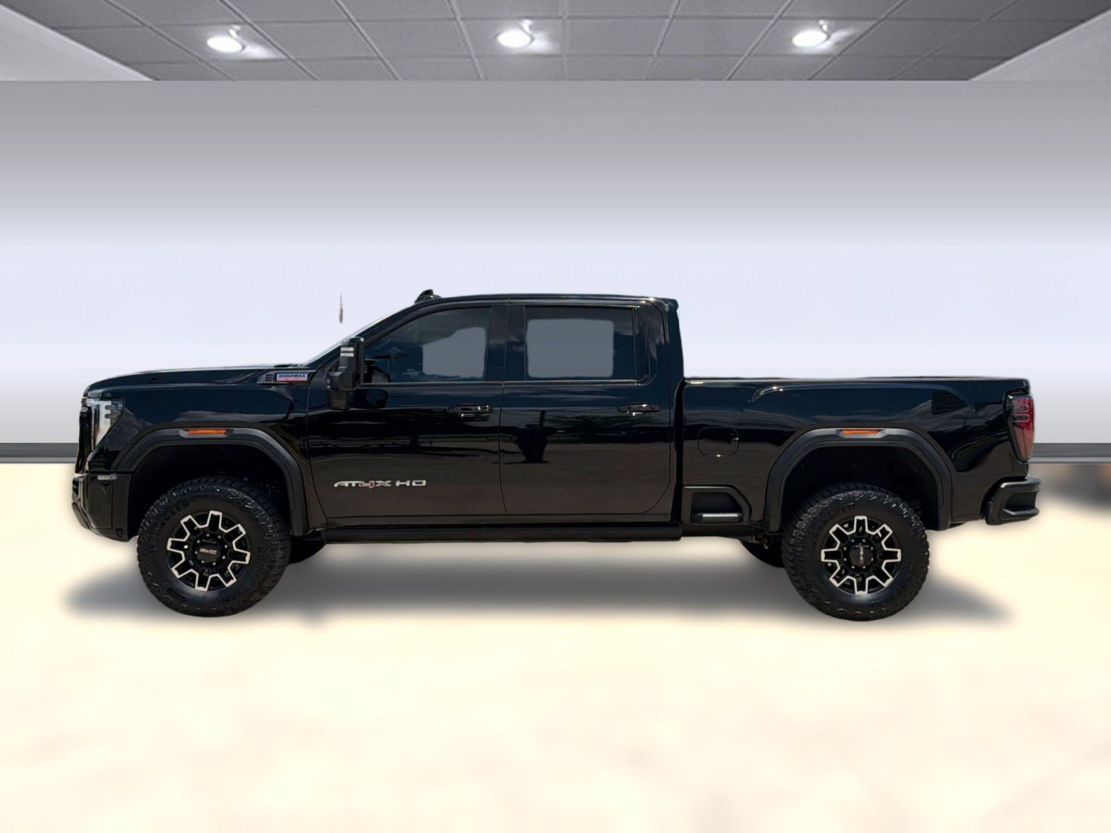 Used 2025 GMC Sierra 2500 AT4X AWD/4WD image 2