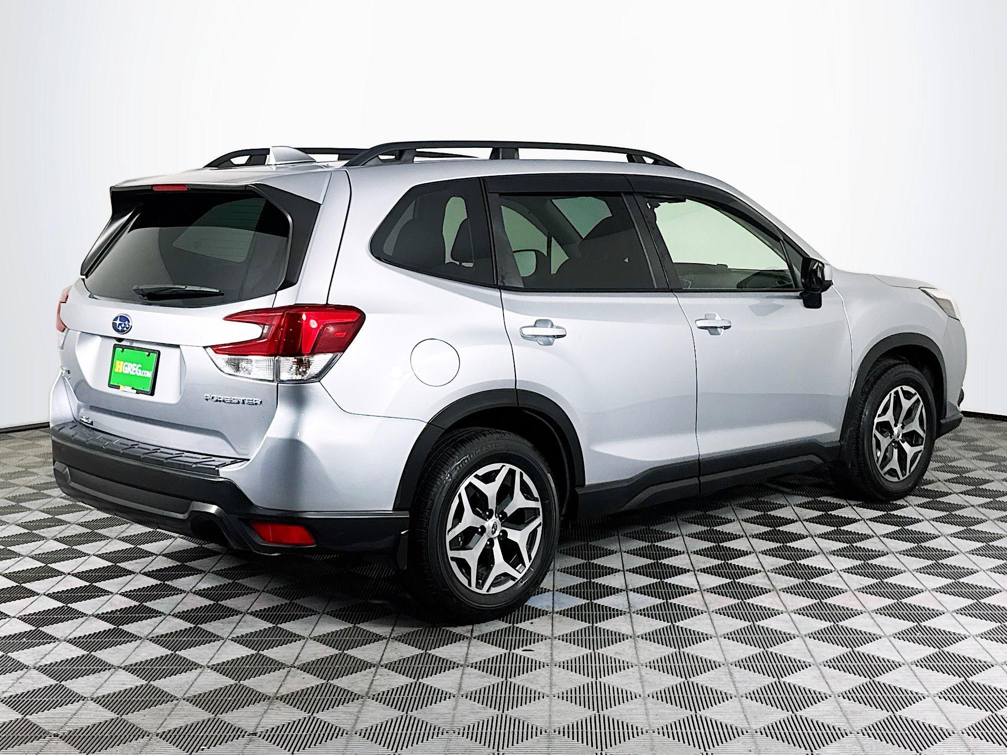 Used 2023 Subaru Forester Premium AWD/4WD image 8
