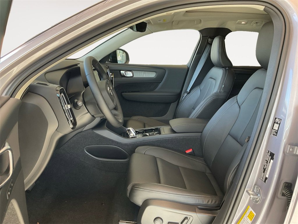 New 2026 Volvo XC40 B5 Plus w/ Protection Package Premier image 9