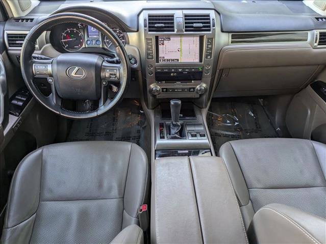 Used 2017 Lexus GX 460 w/ Navigation Package image 17