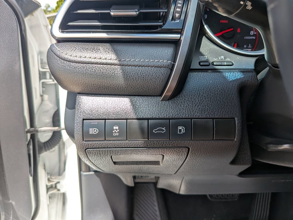 Used 2018 Toyota Camry XSE FWD image 28
