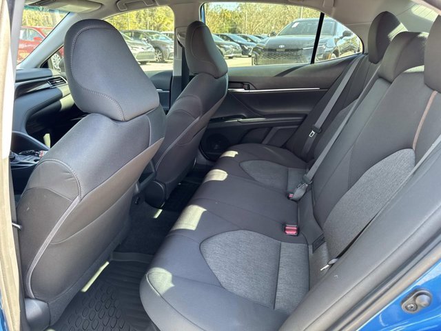 Used 2020 Toyota Camry LE image 14